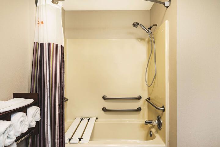 Room 20 of 35