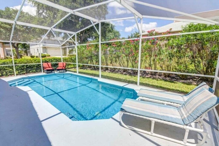 Southern Breeze Great Pool Space! 4 Bedroom Home by RedAwning