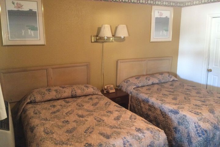 Room 2 of 9
