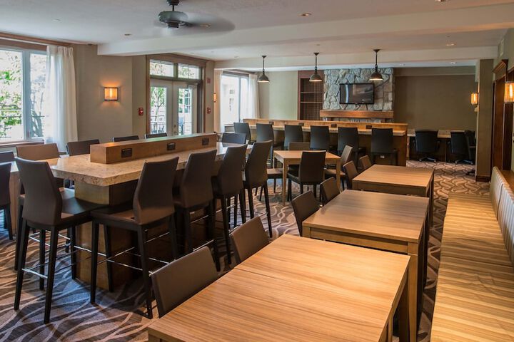 Holiday Inn Express and Suites Tremblant by IHG