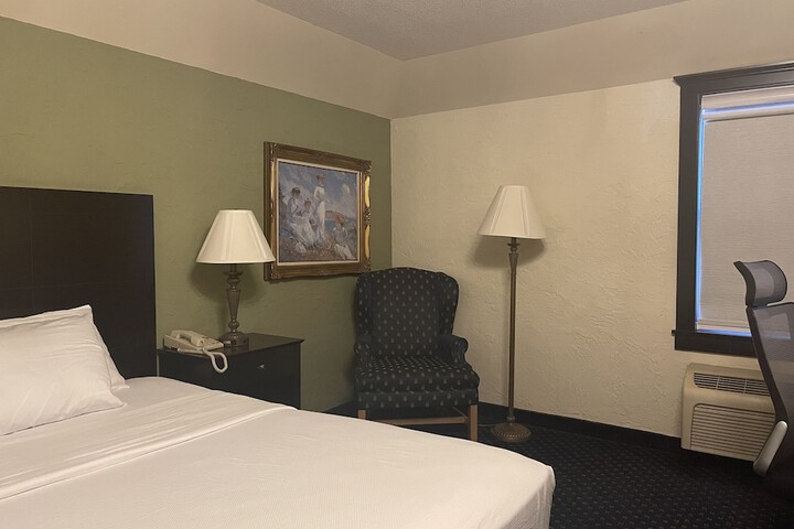 Chateau Hotel and Conference Center