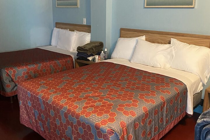 Room 9 of 10