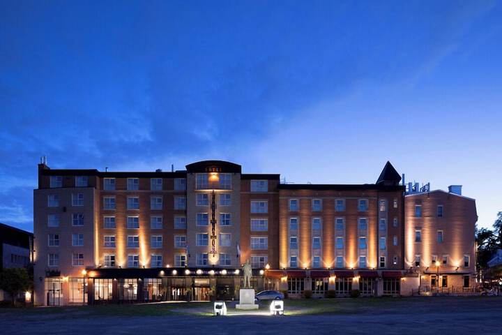 Hotel 4 of 67