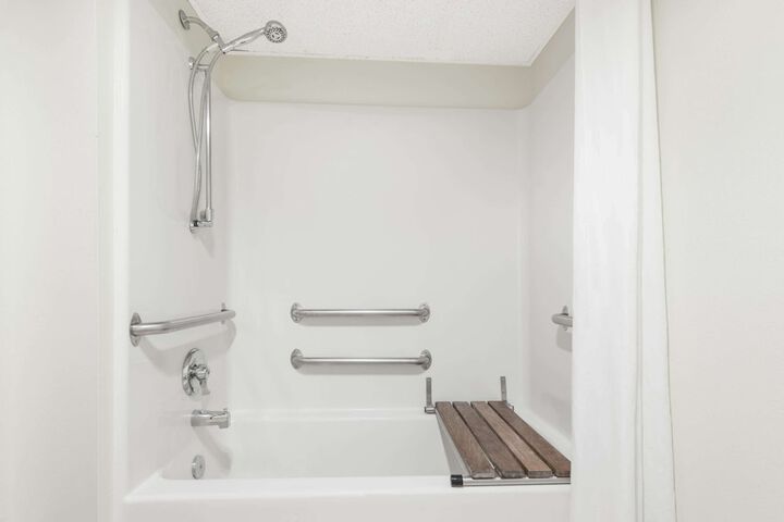 Room 16 of 24