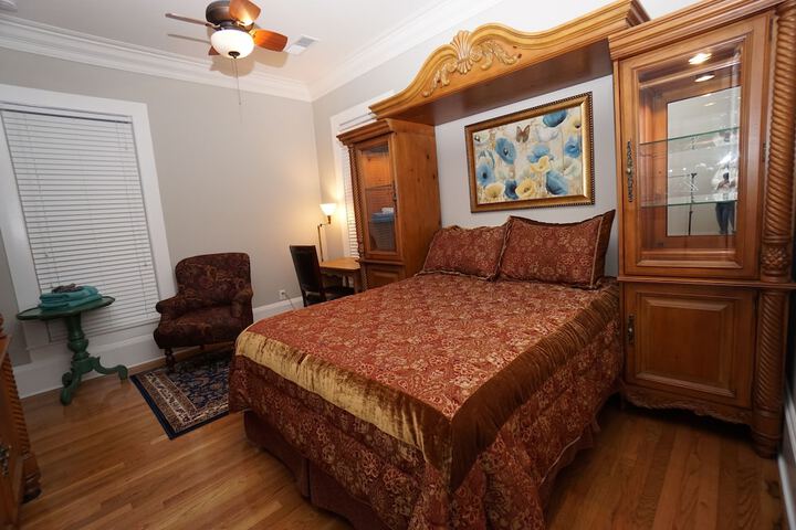 Room 44 of 73