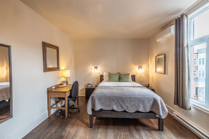 Room 17 of 39