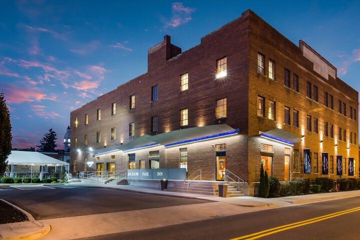 Jackson Park Inn an Ascend Collection Hotel
