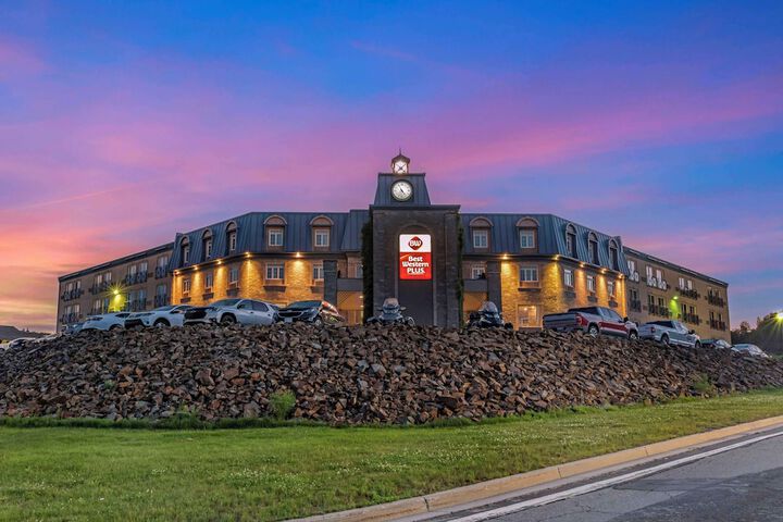 Hotel 4 of 49