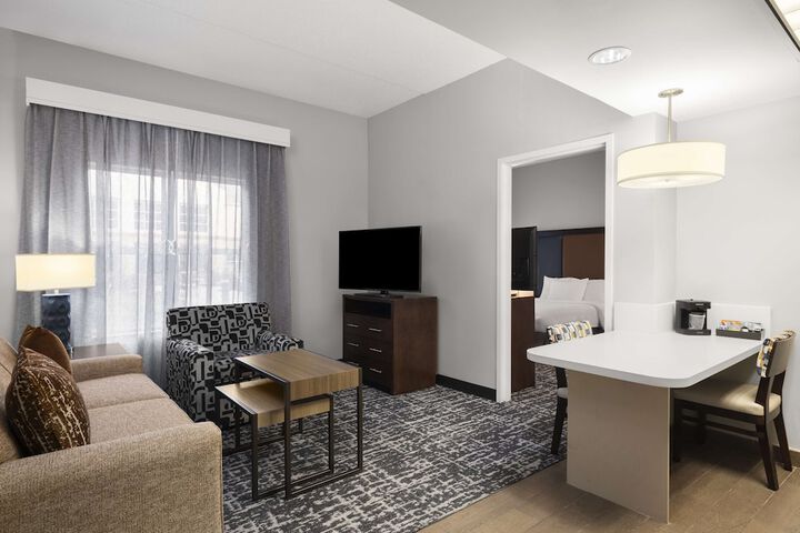 Room 27 of 43