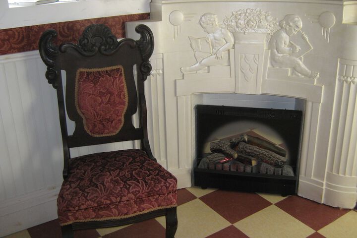 Room 13 of 35