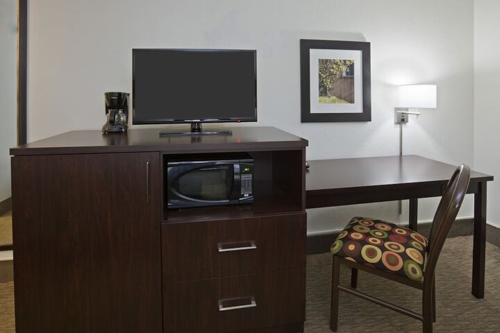 Room 15 of 32