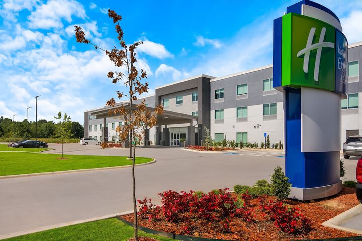 Holiday Inn Express & Suites Springdale Fayetteville Area by IHG