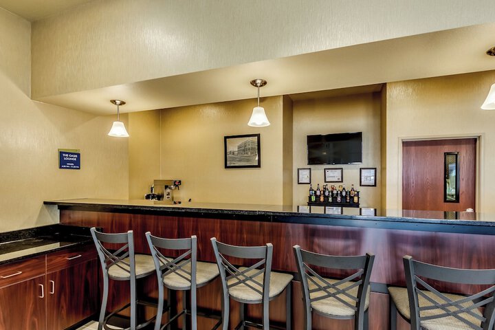 Cobblestone Inn & Suites - Waverly