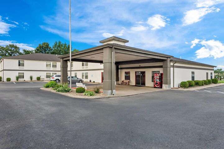 Super 8 by Wyndham Bellefontaine