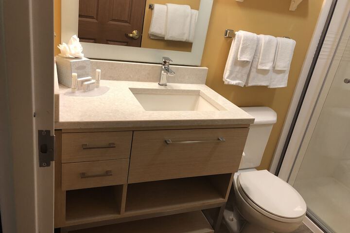 Room 8 of 23