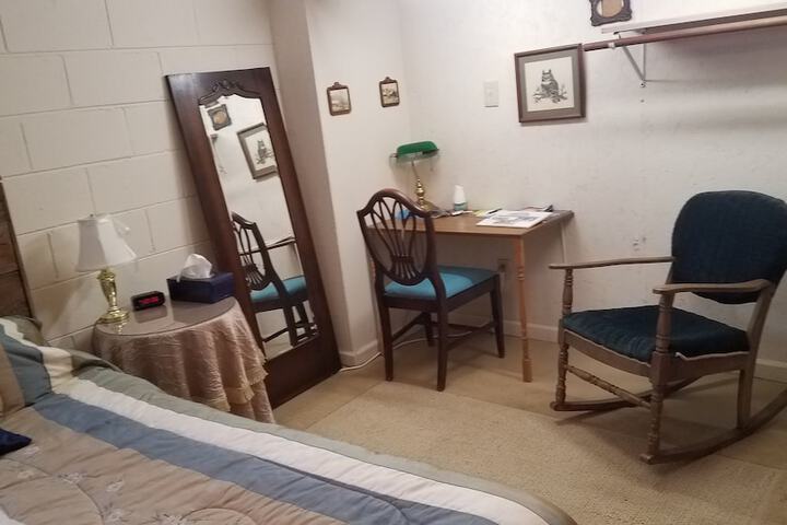 Room 6 of 22