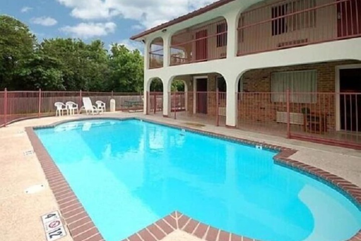 Pool 7 of 32