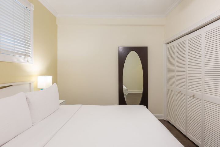Room 25 of 47