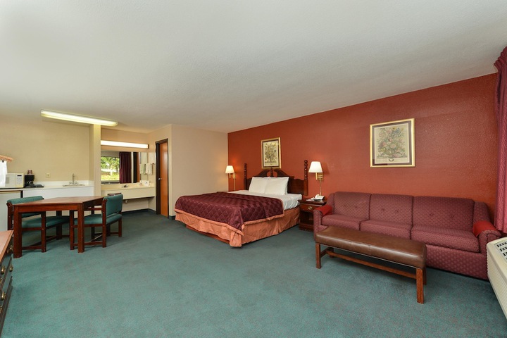 Room 10 of 18