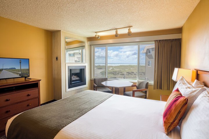 Ebb Tide Oceanfront Inn