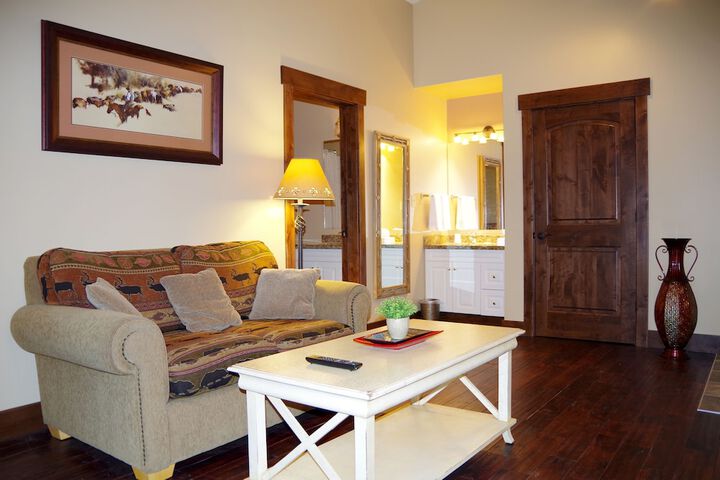 Aspen Village Inn