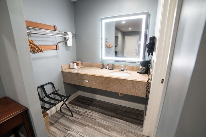 Room 20 of 32