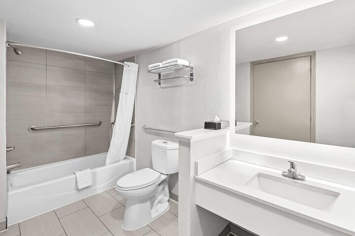 Days Inn by Wyndham Chesapeake