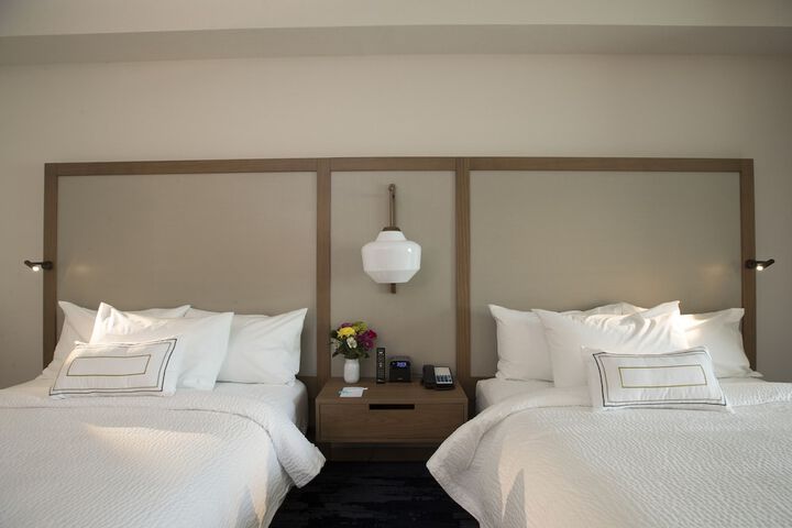 Room 32 of 50