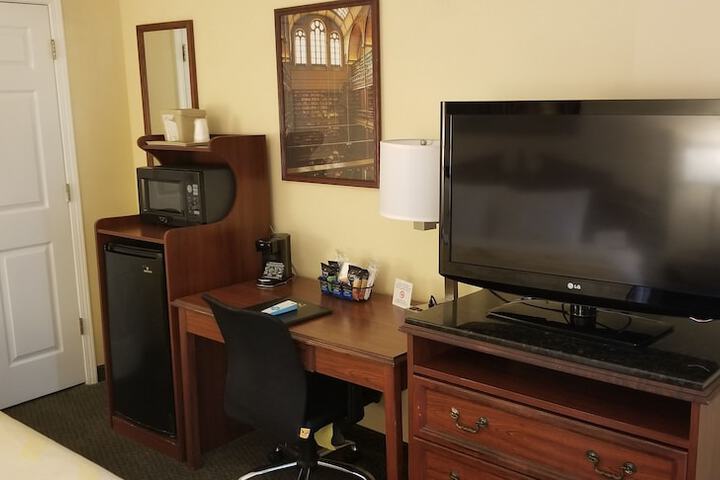 Room 16 of 24