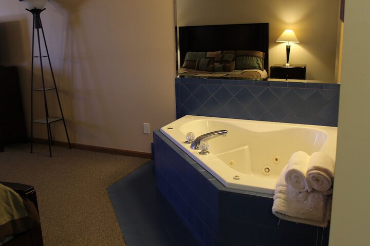 Room 102 of 119