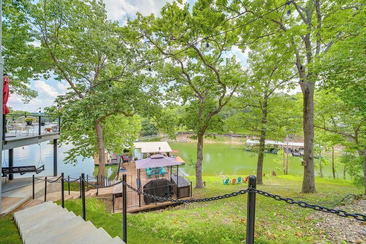 Grand Lake Cottage w / Hot Tub in Eucha