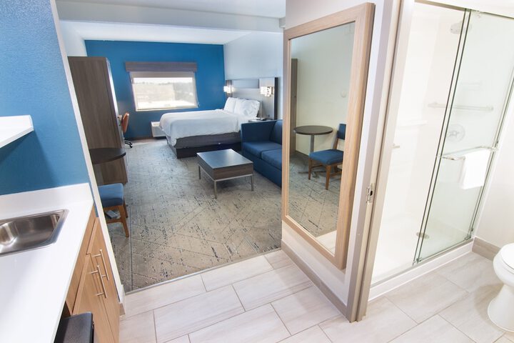 Room 28 of 72