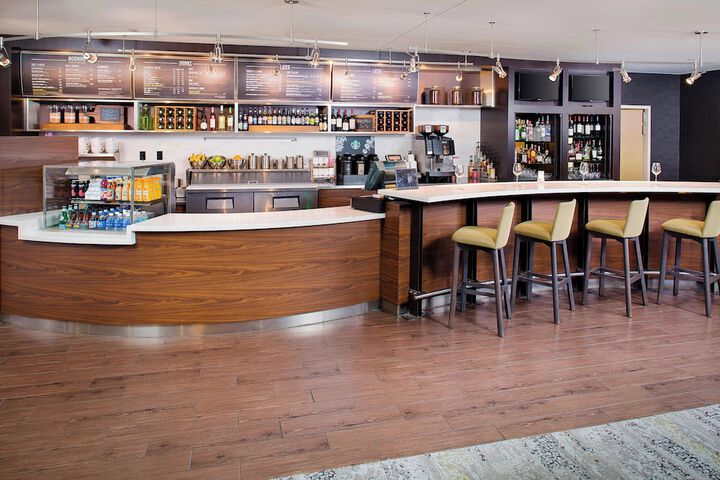 Courtyard by Marriott Roanoke Airport