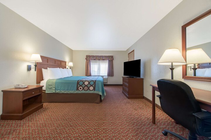 Room 7 of 15