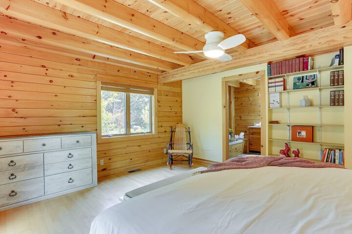 Pocono Dog-Friendly Home on River