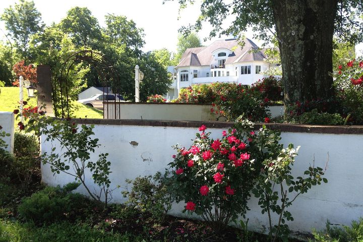 The Columbia Inn at Peralynna Manor