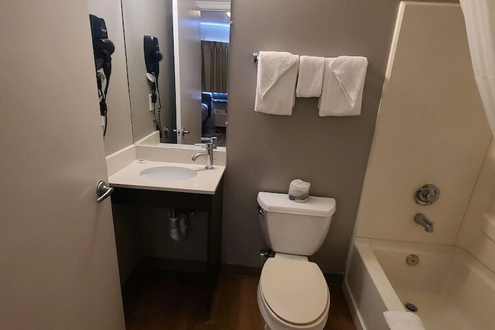 Room 14 of 25