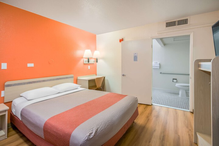 Motel 6 Williams CA