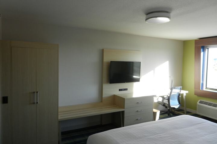 Holiday Inn Express & Suites Phoenix West - Buckeye by IHG