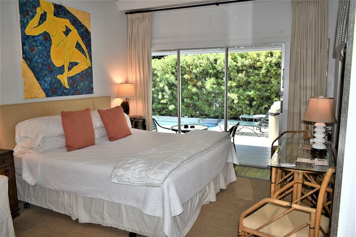 Room 27 of 259