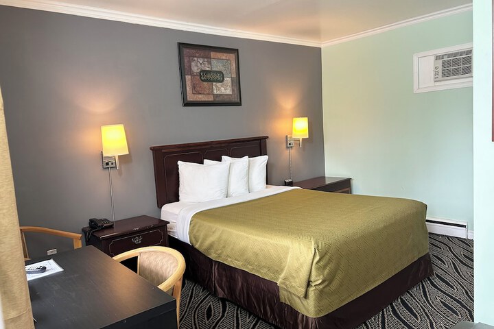Room 40 of 54