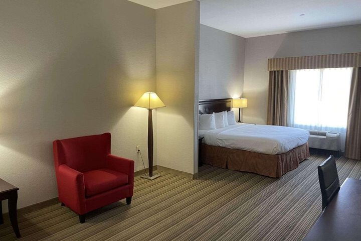 Room 9 of 36
