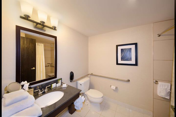 DoubleTree by Hilton Hotel Port Huron