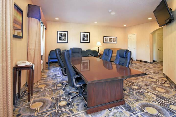 Best Western San Dimas Hotel & Suites