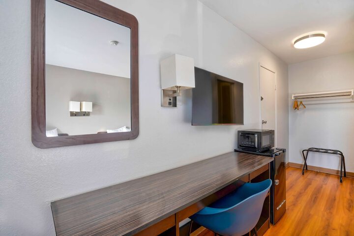 Room 34 of 41
