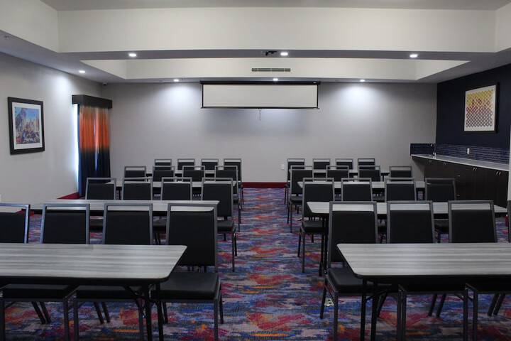 La Quinta Inn and Suites by Wyndham Schertz-San Antonio-Selma