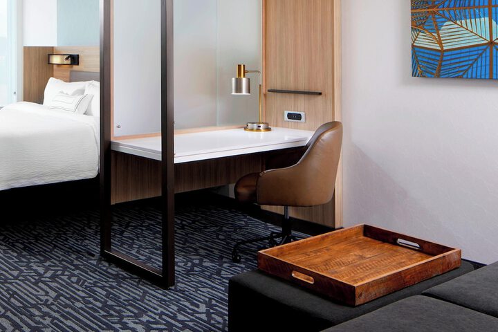 Room 20 of 38