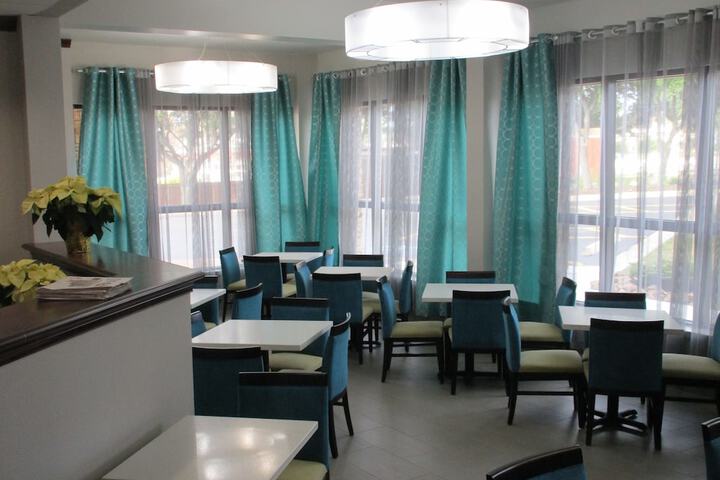 Breakfast/Coffee Service 30 of 34