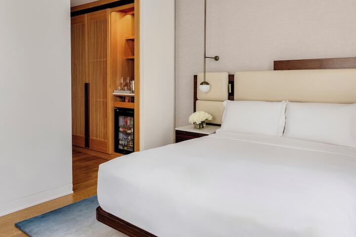 Room 27 of 54