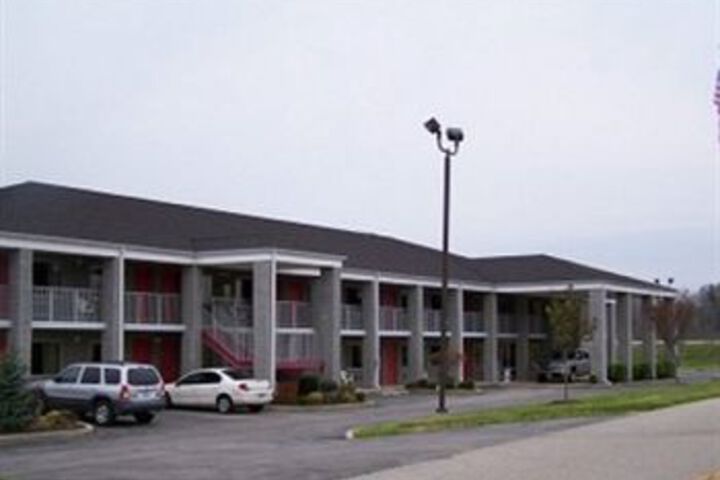 Campton Parkway Inn